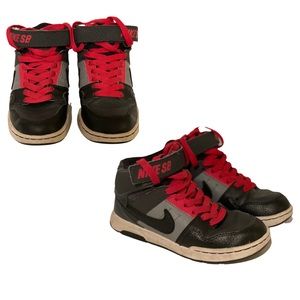 Nike SB boys, red/black size 1Y